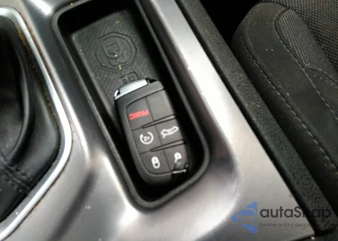 2019 Dodge Charger z USA, uszkodzony, nr VIN 2C3CDXBG3KH754761